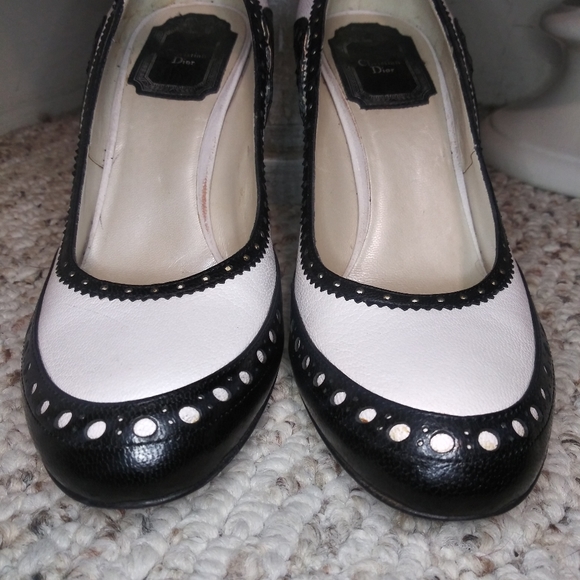 Vintage Christian Dior Ivory & Black Menswear Inspired/Retro 1940's Brogue Pumps - Picture 12 of 16